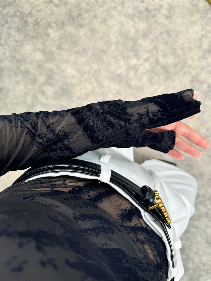 Ada Siyah Transparan Crop Atletli Bluz