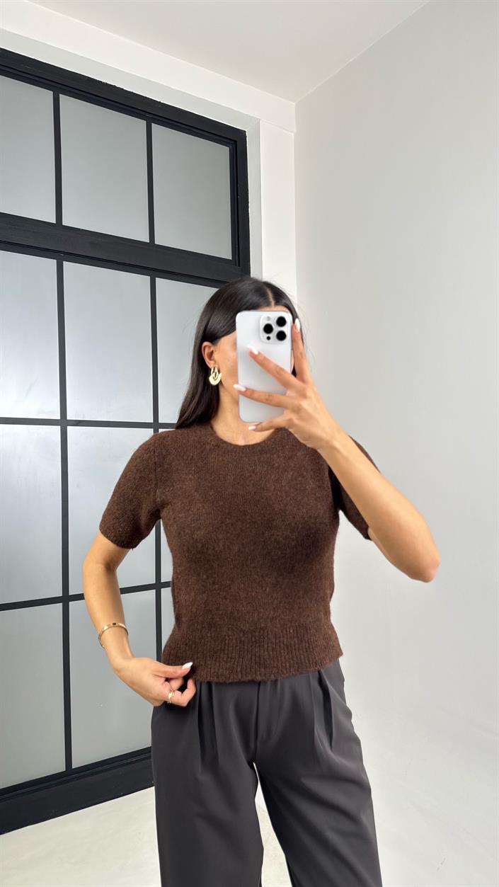 Acı Kahve Kısa Kol Yumuşak Triko Kazak GAUS-00554