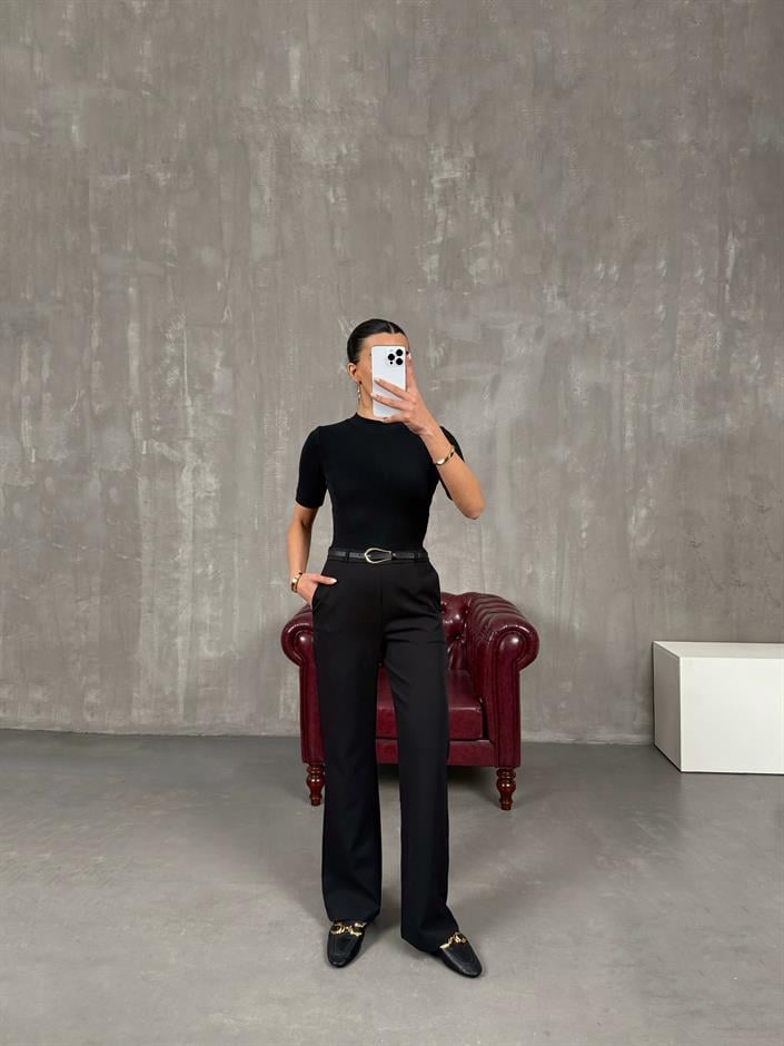 Ester Siyah Üst Fitilli Kemerli Kısa Kollu Tulum