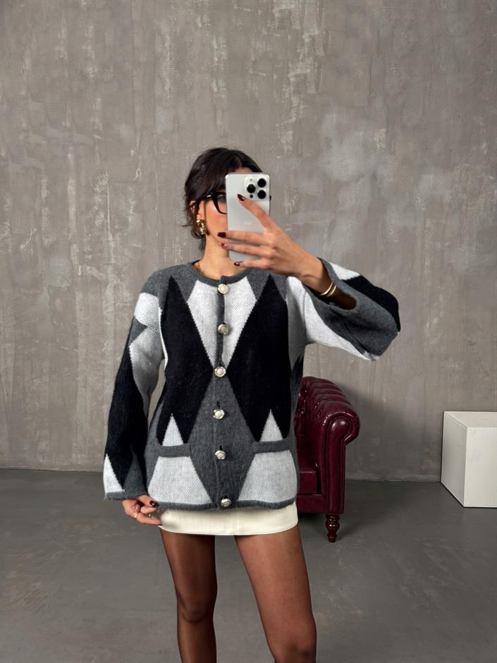 Lida Gri Baklava Desenli Sakallı Düğmeli Hırka