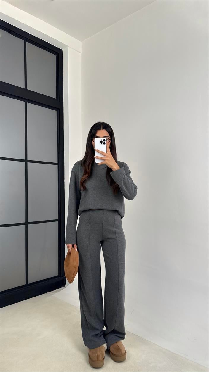 Gri Bisiklet Yaka Üst Beli Lastikli Pantolon Basic Yumuşak Triko Takım GAUS-00109