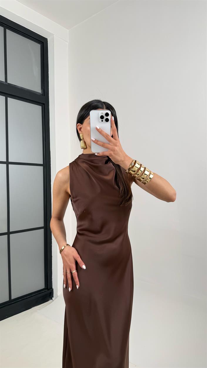 Kahve Yaka Drapeli Saten Elbise Gaus00364