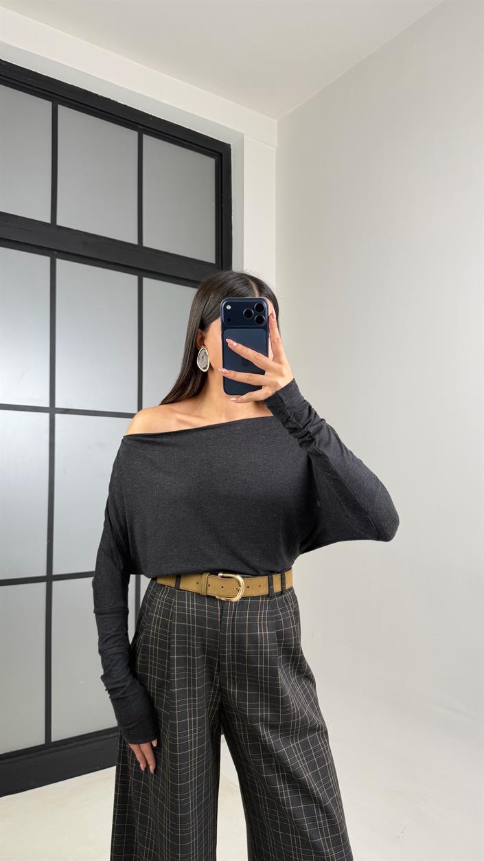Füme Kayık Yaka Yumuşak Dokulu Bluz GAUS-00895