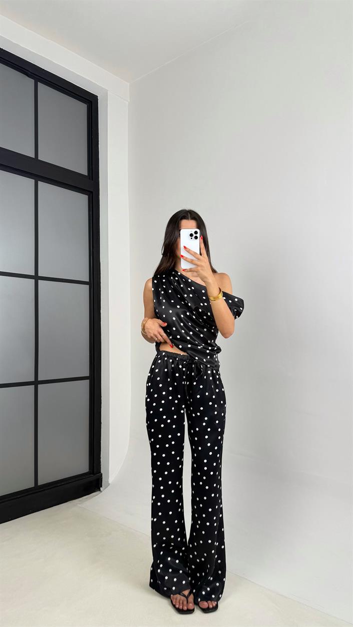 Siyah Puantiyeli Asimetrik Kesim Bluz Beli Lastikli Pantolon Saten Takım GAUS-007