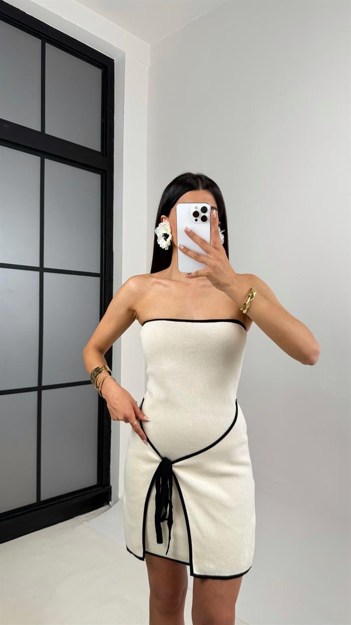 Beyaz Bağlama Detaylı Straplez Triko Mini Elbise Gaus00543