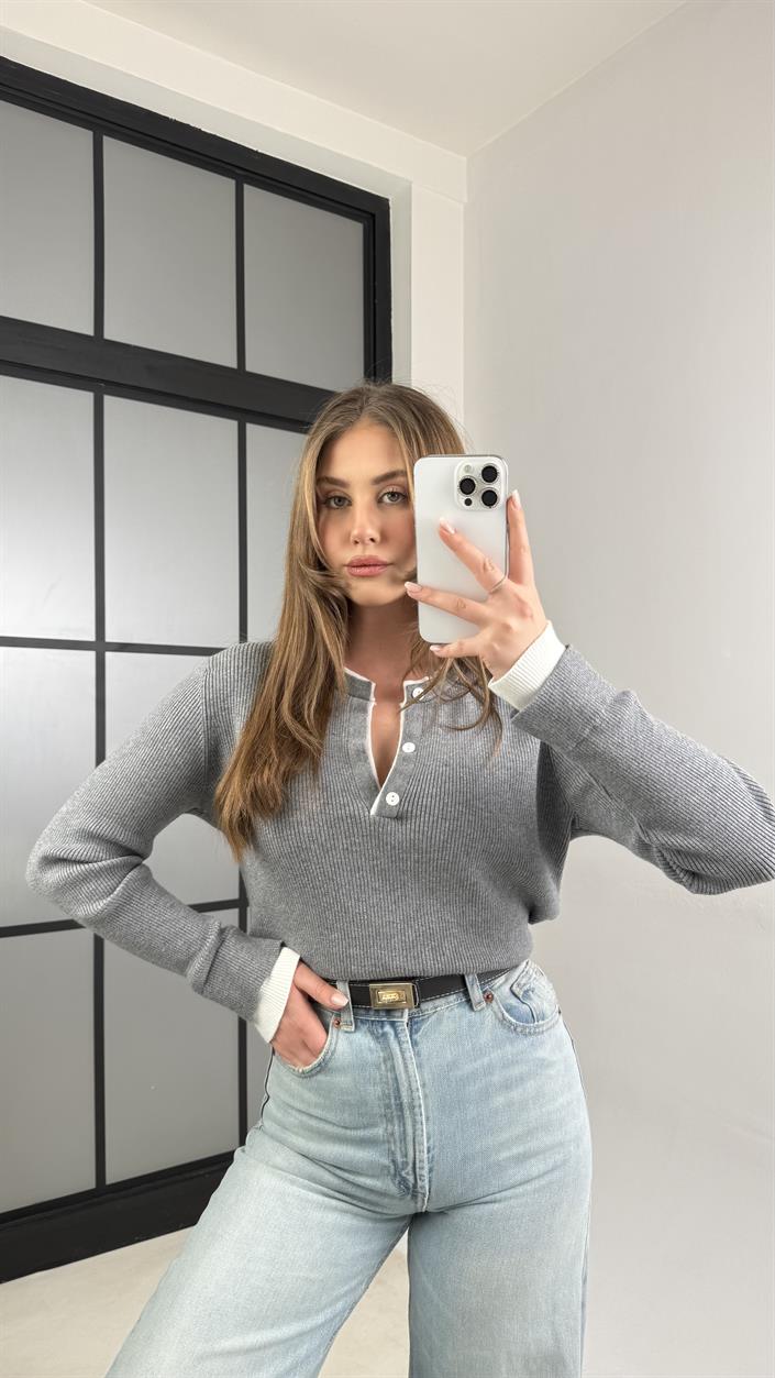 Gri Çift Yakalı Triko Kazak GAUS-01124