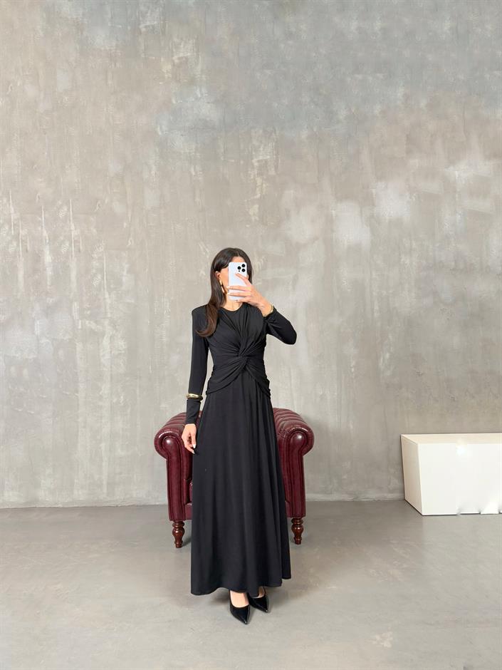 Daisy Siyah Önden Drape Detaylı Vatkalı Maxi Elbise