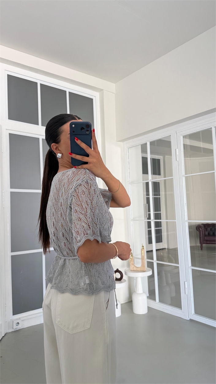 Gümüş Simli Kuşaklı Triko Bluz GAUS-01873