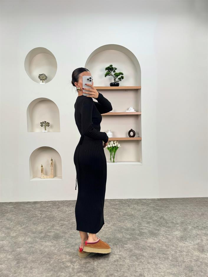 Lizet ZR Model Siyah V Yaka Belden Bağlamalı Triko Elbise