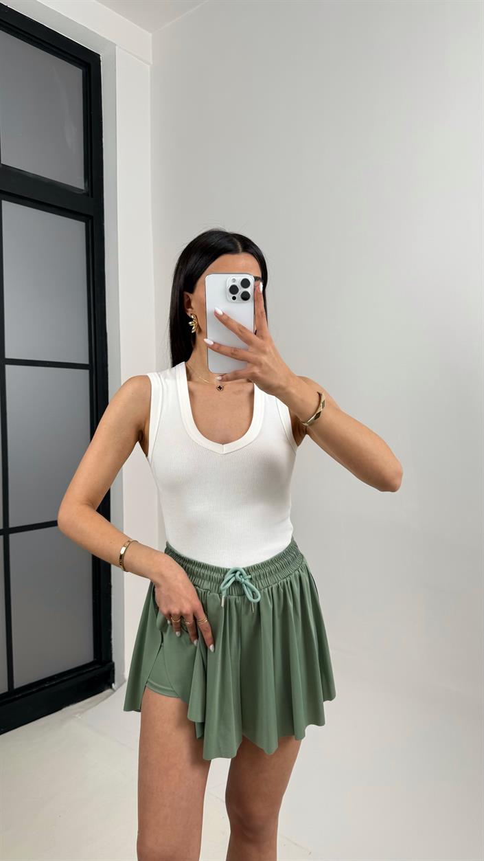 Haki Yan Yırtmaçlı Beli Lastikli Basic Şort Gaus00371
