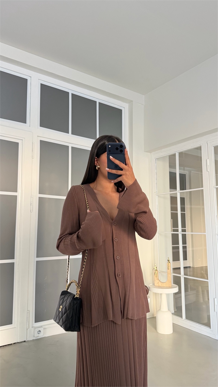 Kahve Önü Düğmeli Hırka Beli Lastikli Etek Takım GAUS-02074