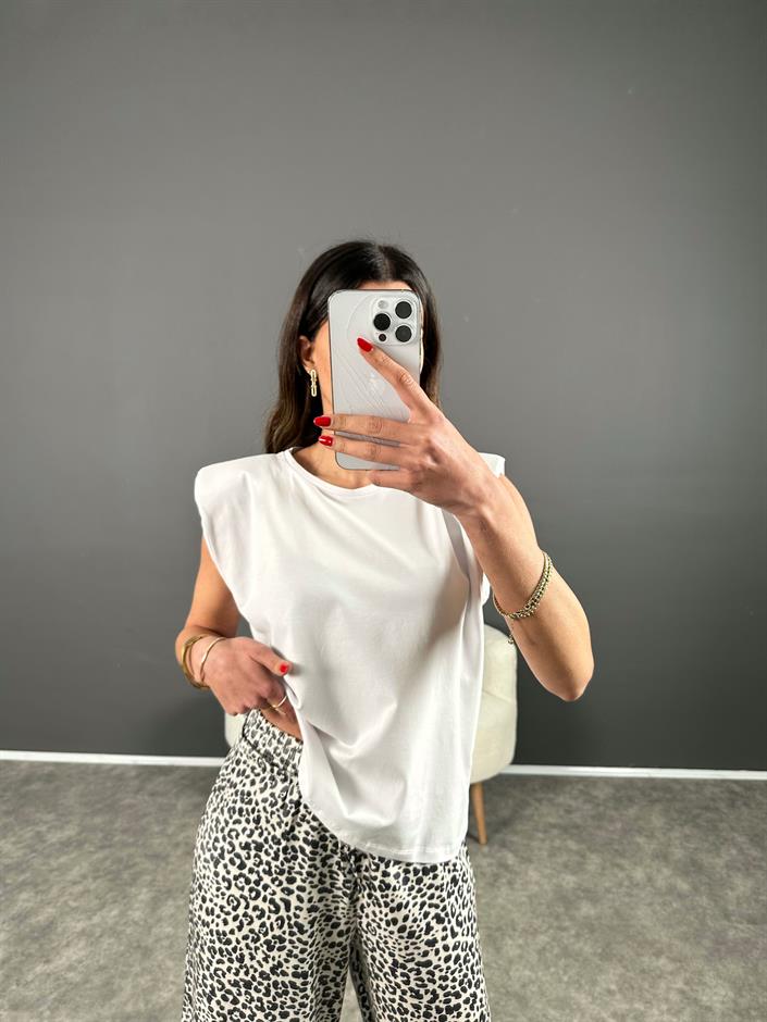 Vatkalı Beyaz Kısa Kol Tshirt