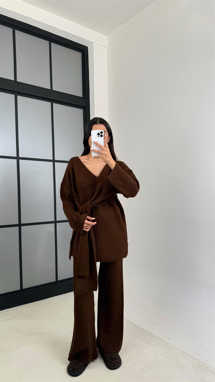 Kahve Bağlama Detaylı Kazak Pantolon İkili Triko Takım GAUS-00526