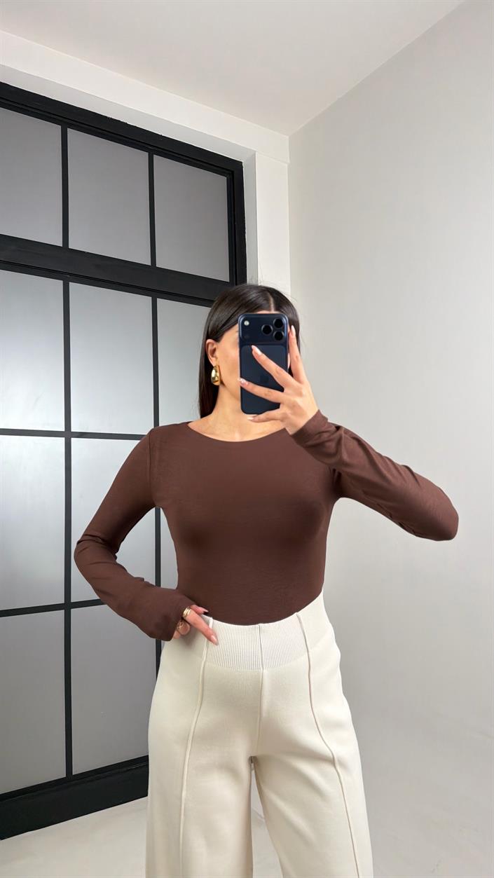 Kahve Kayık Yaka Basic Bluz GAUS-00881