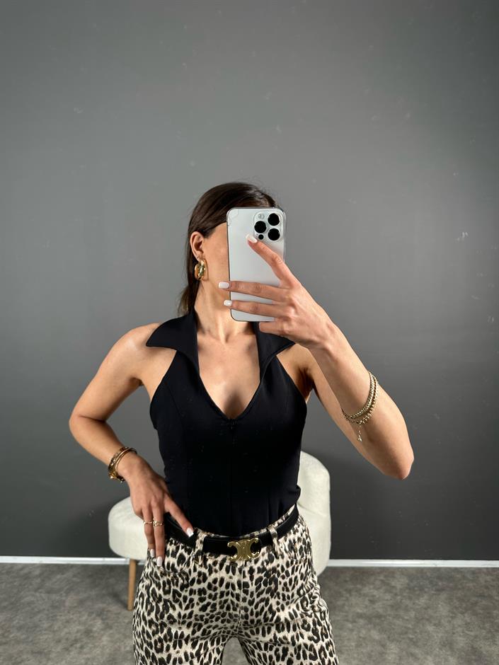 Siyah Gömlek Yaka Sırt Dekolteli Bluz 