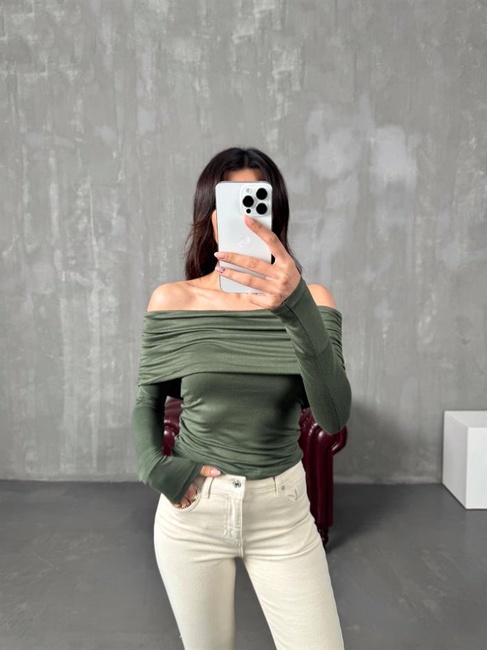 Bells Yeşil Kayık Yaka Bluz 