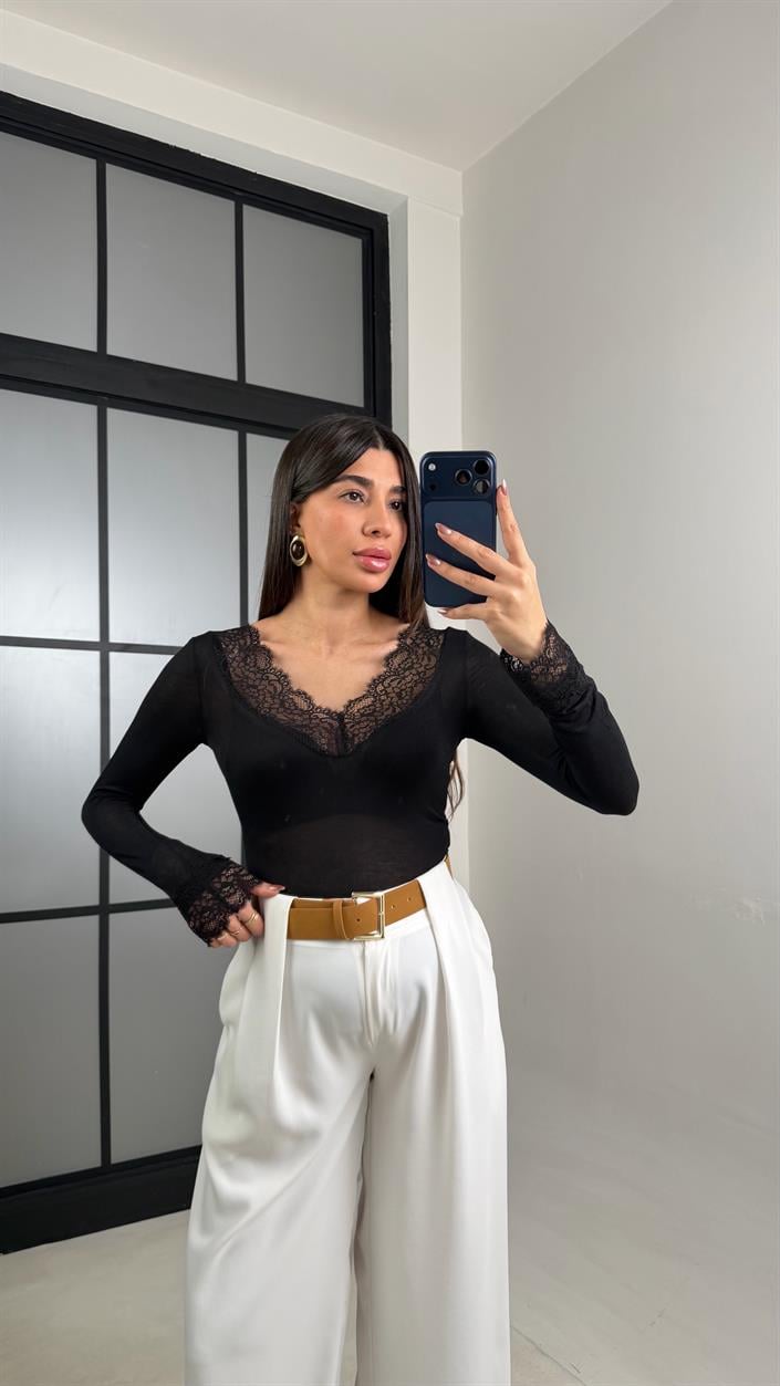 Siyah Dantel Detaylı Kaşmir Dokulu Bluz GAUS-01094