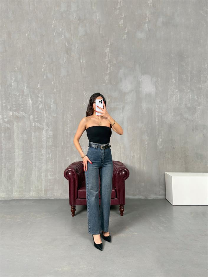 Nima Mavi Eskitme Kesik Paça Siyah Kemerli Yüksek Bel Jean