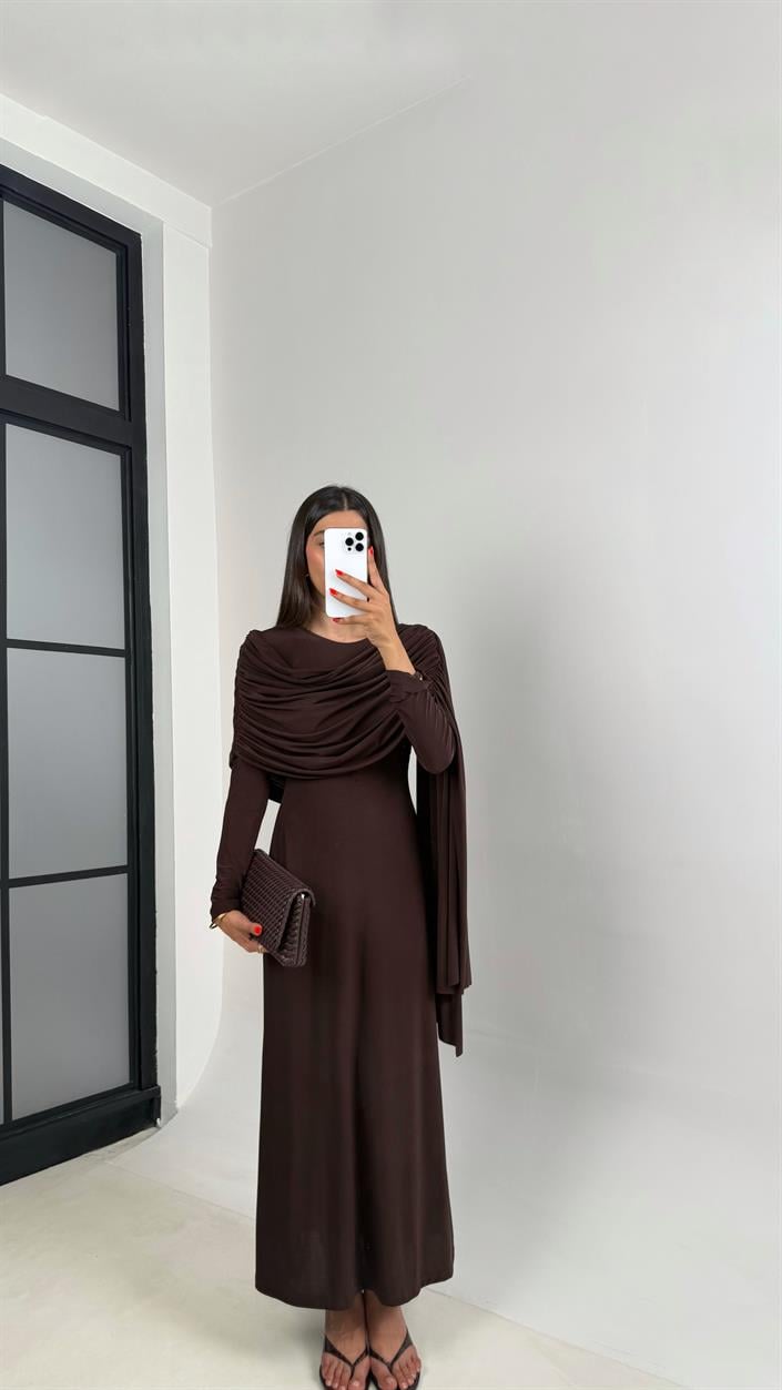 Acı Kahve Pelerin Detaylı Sandy Kumaş Tasarım Elbise Gaus00692