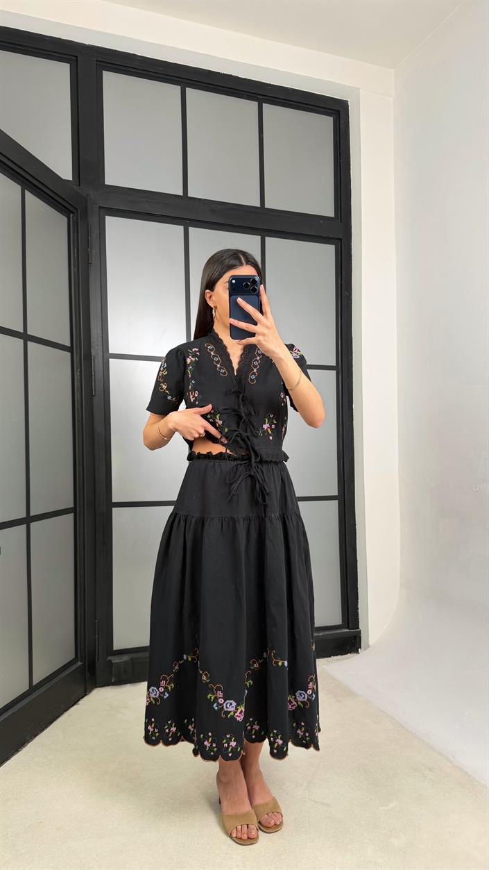 Siyah Nakışlı Bluz Beli Lastikli Etek Yıkamalı Keten Takım GAUS-01365