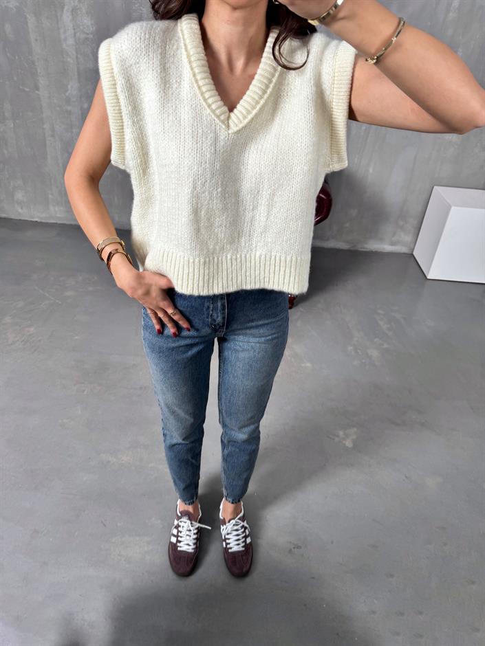 Bogi Ekru V Yaka Süveter