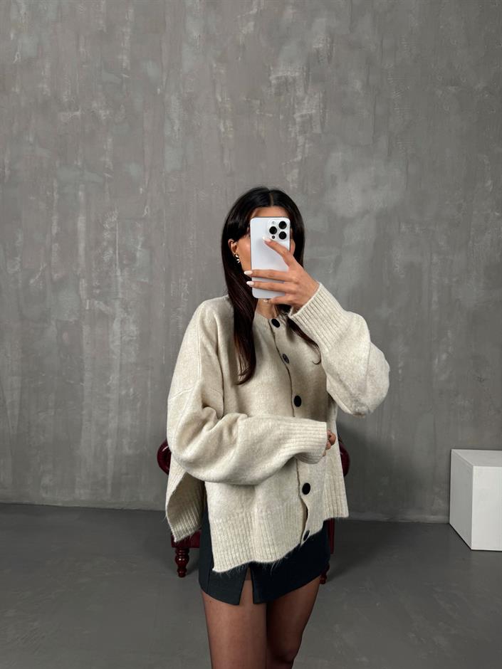 Belovi Ekru ZR Model Yandan Yırtmaç Detaylı Düğmeli Hırka