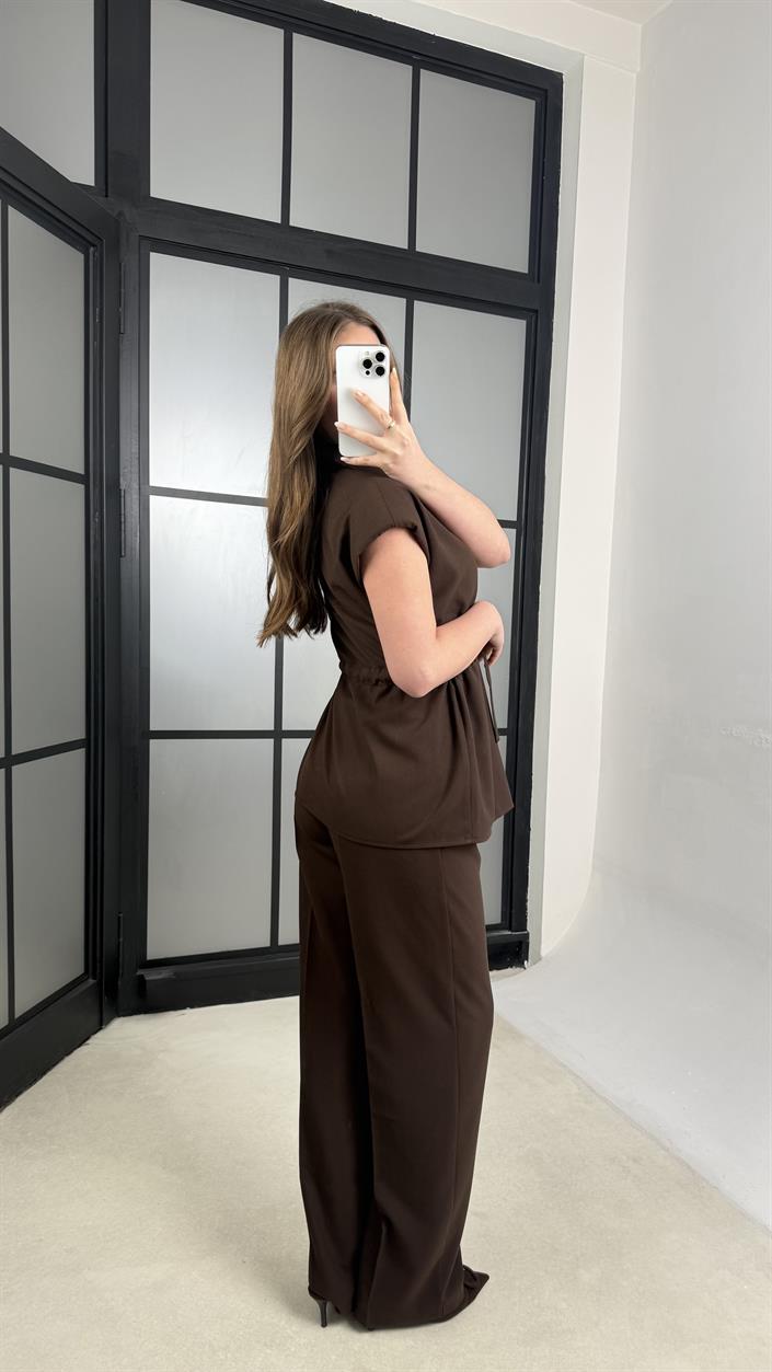 Kahve Vatkalı Beli Lastikli Kuşaklı Yelek Pantolon İkili Takım GAUS-00986