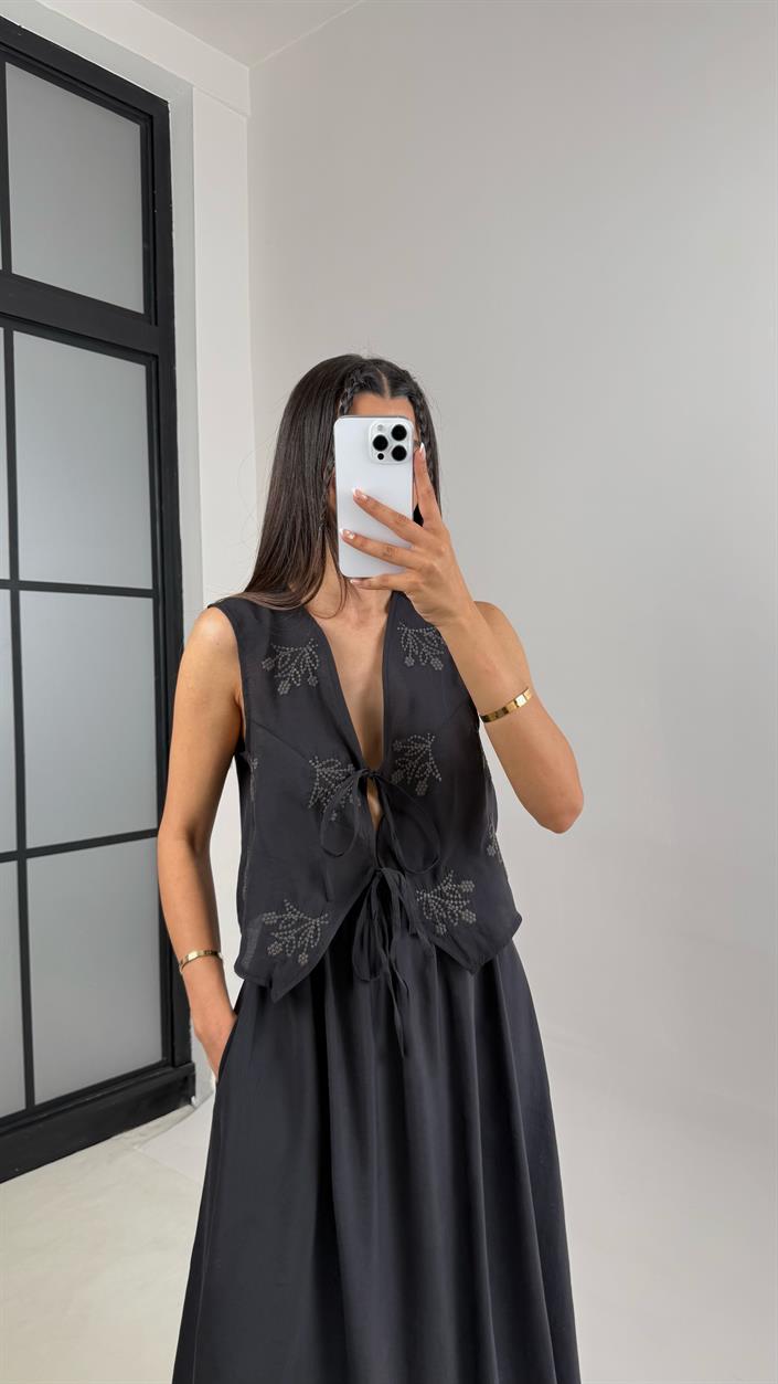 Siyah Önü Bağlamalı Nakışlı Yelek Beli Lastikli Etek Tencel Takım Gaus00556