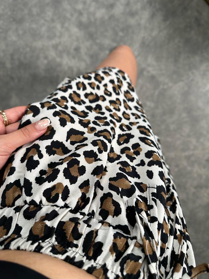 Resi Leoparlı Cepli Premium Şort 