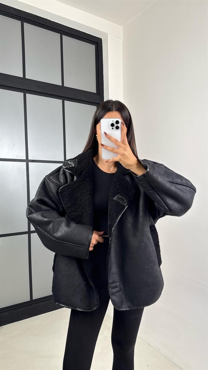 Siyah İçi Kürklü Düğmeli Cep Detaylı Mont GAUS-00216