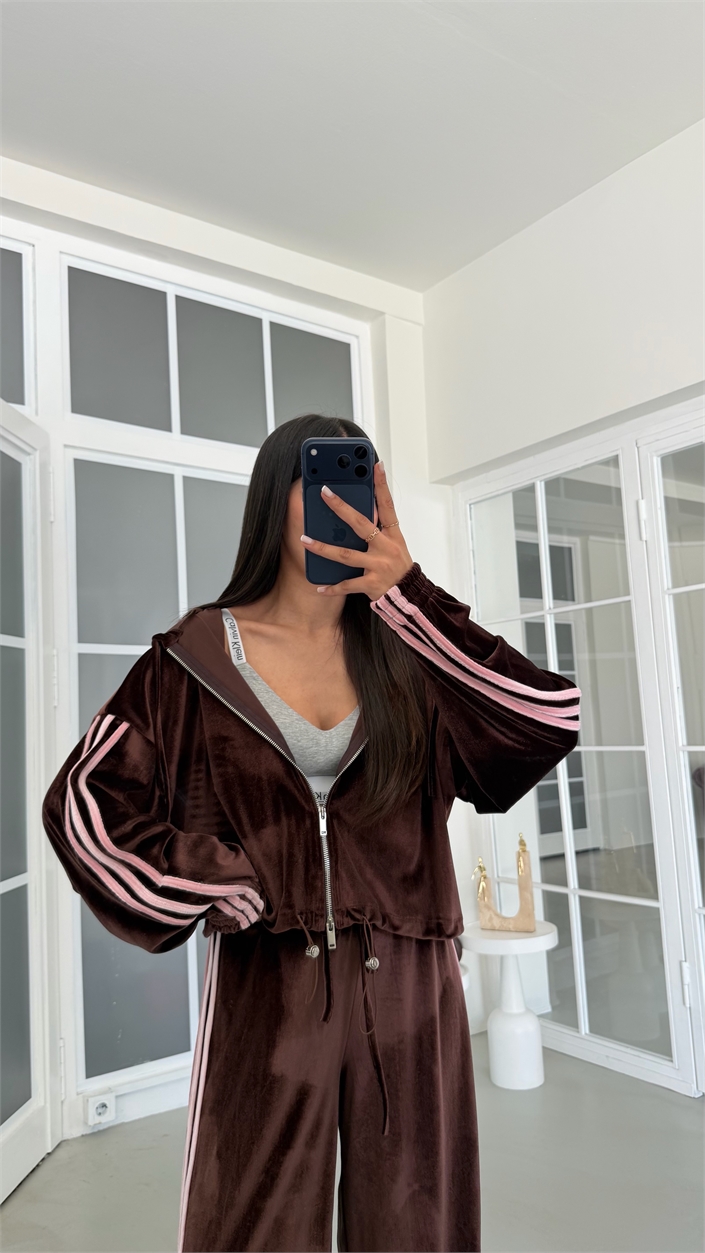 Kahve Şerit Detaylı Hırka Beli Lastikli Pantolon İkili Kadife Takım GAUS-02197