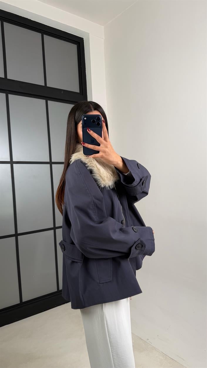 Lacivert Yaka Kürk Detaylı Astarlı Trençkot GAUS-00660