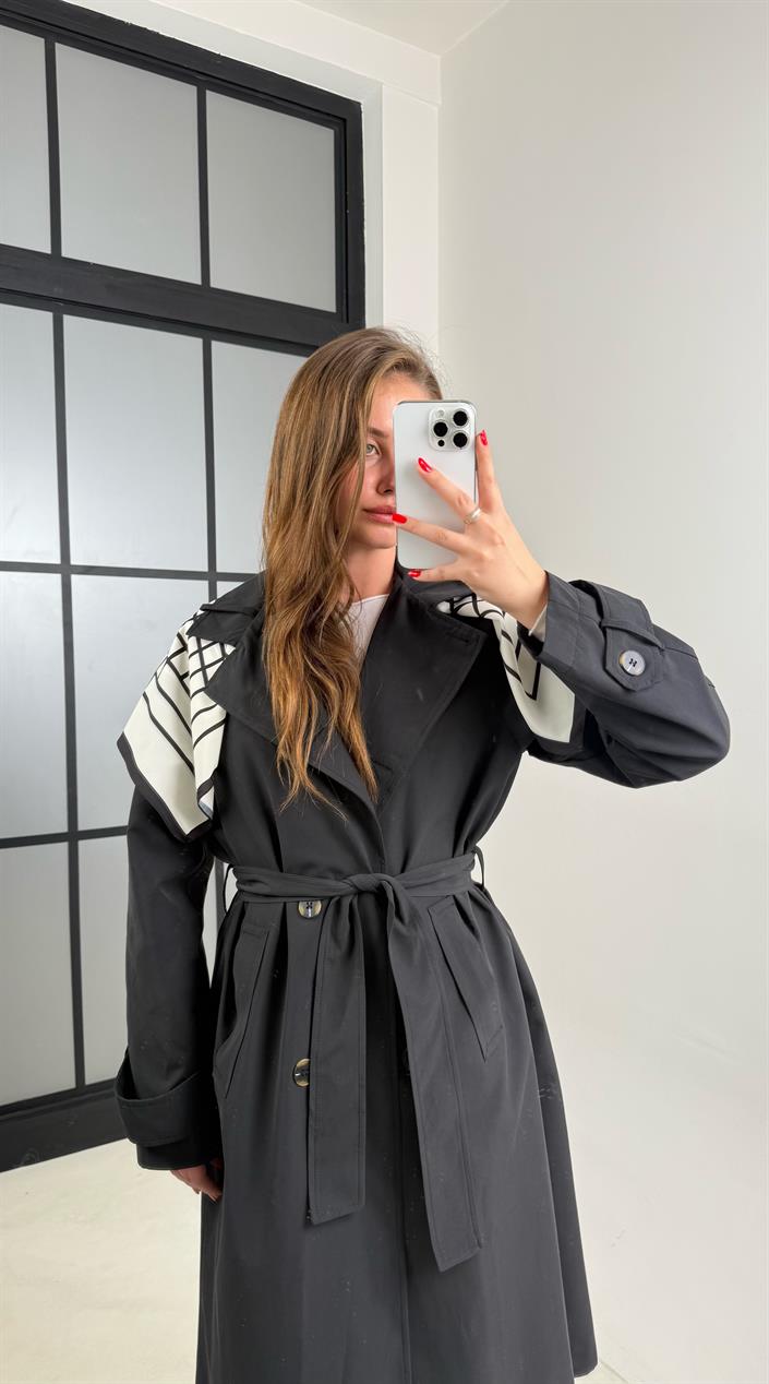 Siyah Fular Detaylı Kuşaklı Tasarım Trençkot GAUS-00515