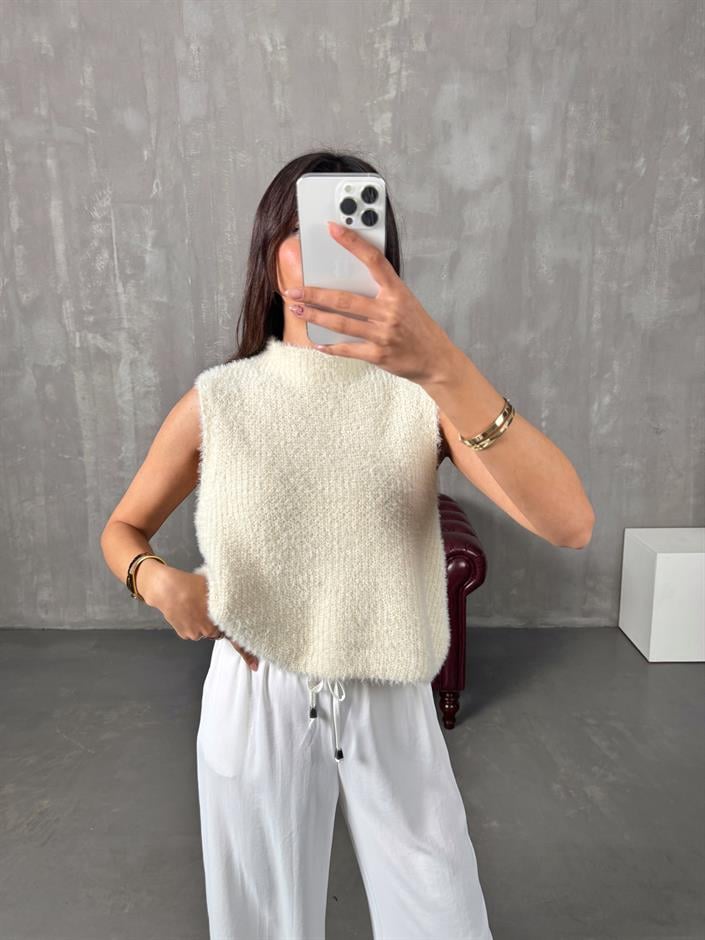 Sera Krem Sakallı Balıkçı Yaka Süveter