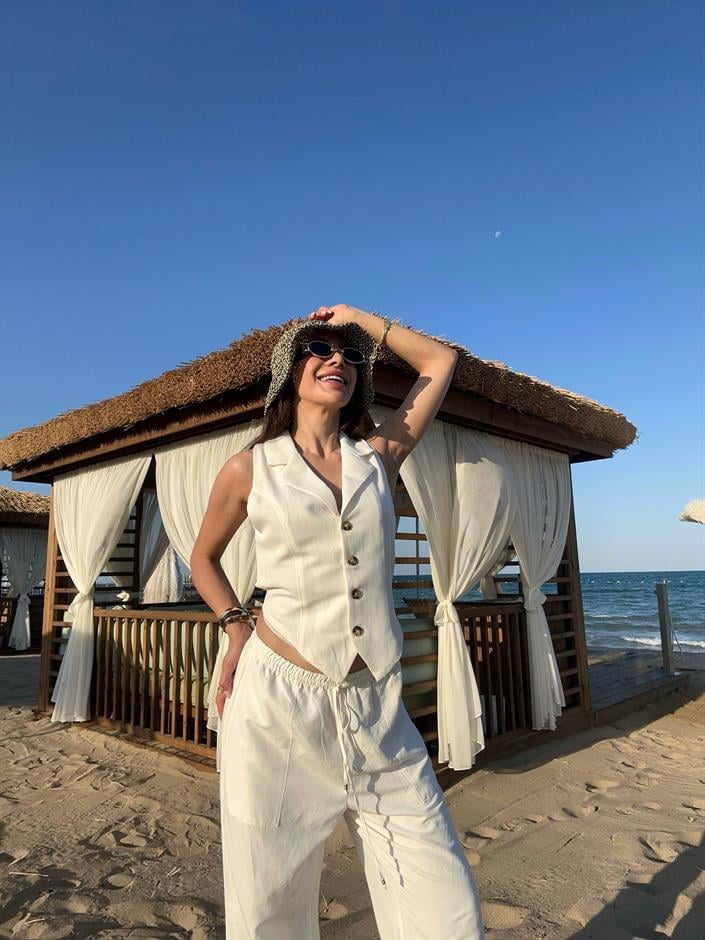 ZR Casey Beyaz Astarlı Arkası Bağlamalı Keten Yelek 