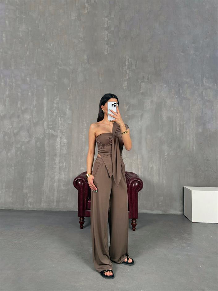 Kahve Asimetrik Kesim Bluz Pantolon Sandy Kumaş Takım Gaus00234