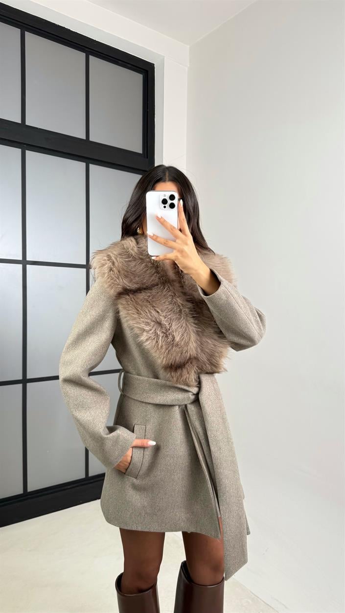 Vizon Yaka Kürk Detaylı Kuşaklı Kaban GAUS-00600