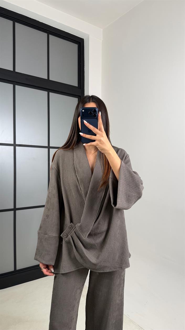 Vizon Yan Düğme Detaylı Kimono Beli Lastikli Pantolon Fitilli Kumaş Takım GAUS-00624