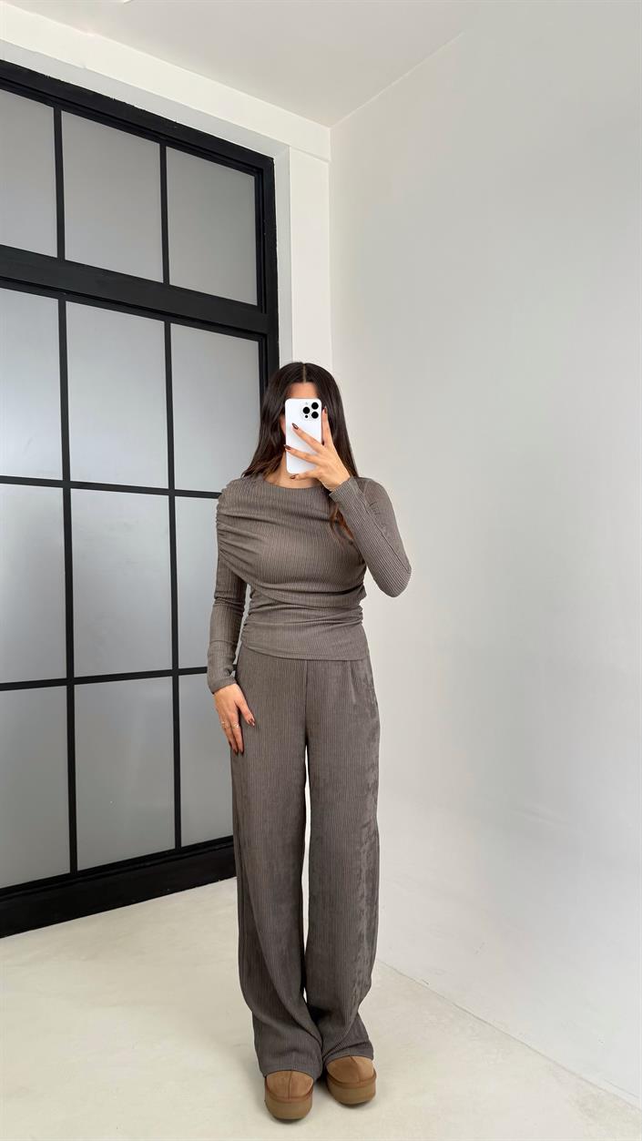 Vizon Yaka Detaylı Bluz Beli Lastikli Pantolon Gofre Kumaş Takım GAUS-00229