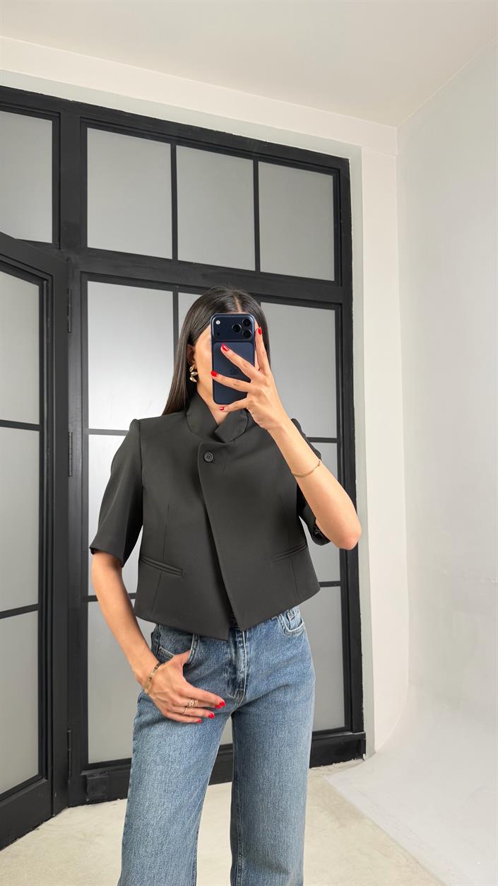 Siyah Kısa Kollu Crop Ceket GAUS-01561