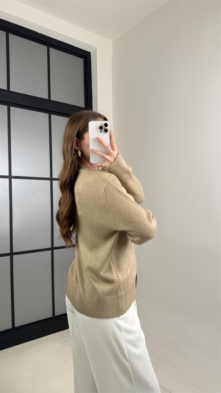 Bej Asimetrik Düğmeli Triko Hırka GAUS-00925