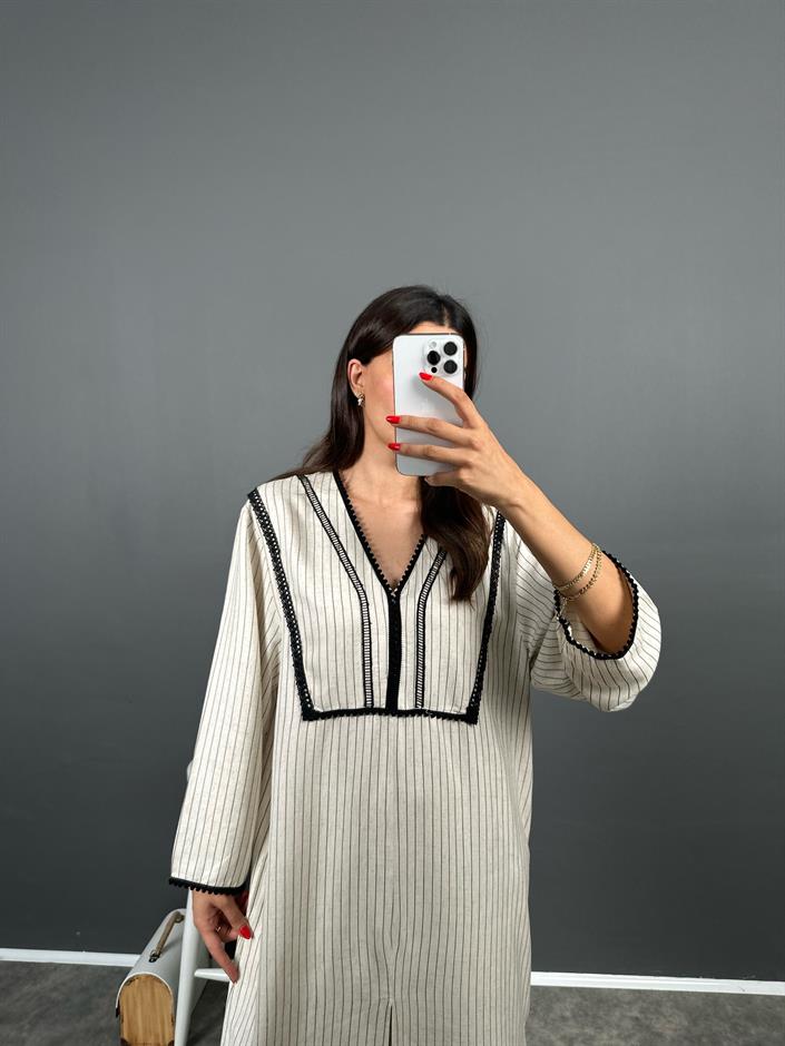 ZR Model Beyaz Çizgili Nakışlı Kaftan Model Yırtmaçlı Elbise