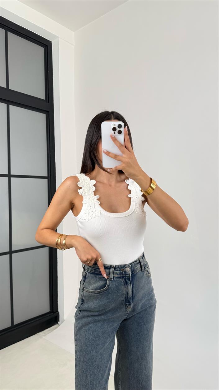 Beyaz Çiçek Dantel Nakışlı Basic Atlet GAUS-0060