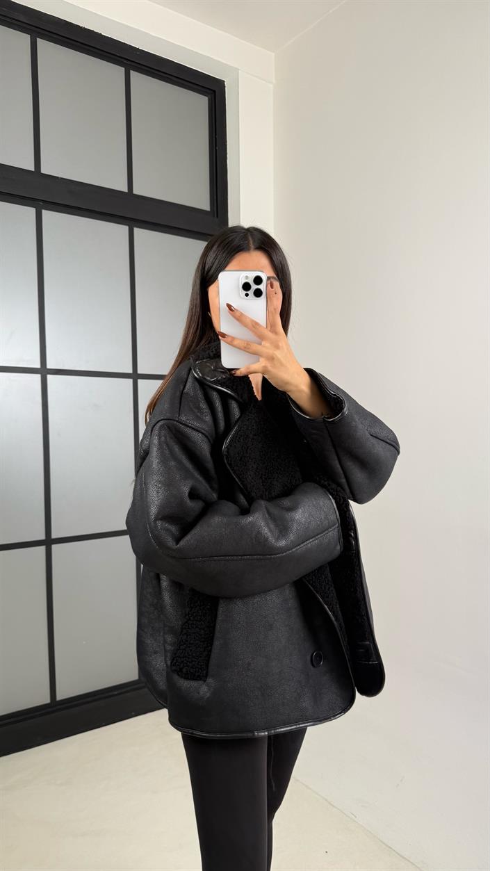 Siyah İçi Kürklü Düğmeli Cep Detaylı Mont GAUS-00216