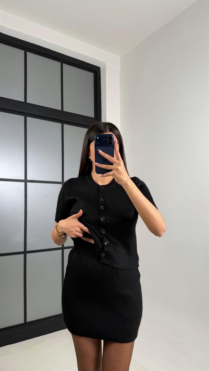 Siyah Kısa Kol Düğmeli Bluz Beli Lastikli Etek İkili Triko Takım GAUS-00822