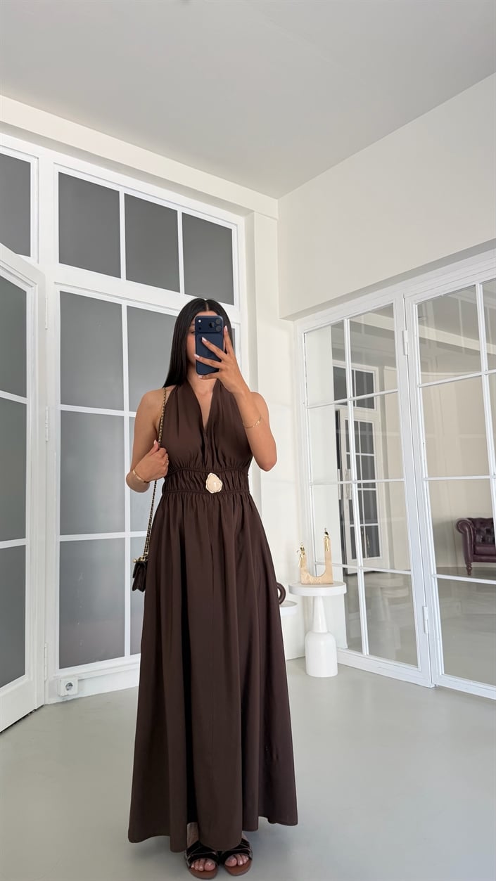 Acı Kahve Boyundan Bağlamalı Beli Lastikli Toka Detaylı Cepli Tencel Elbise GAUS-01798