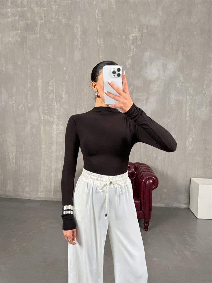 Yoda Acı Kahve Yarım Balıkçı Yaka Kaşmir Dokulu Bluz