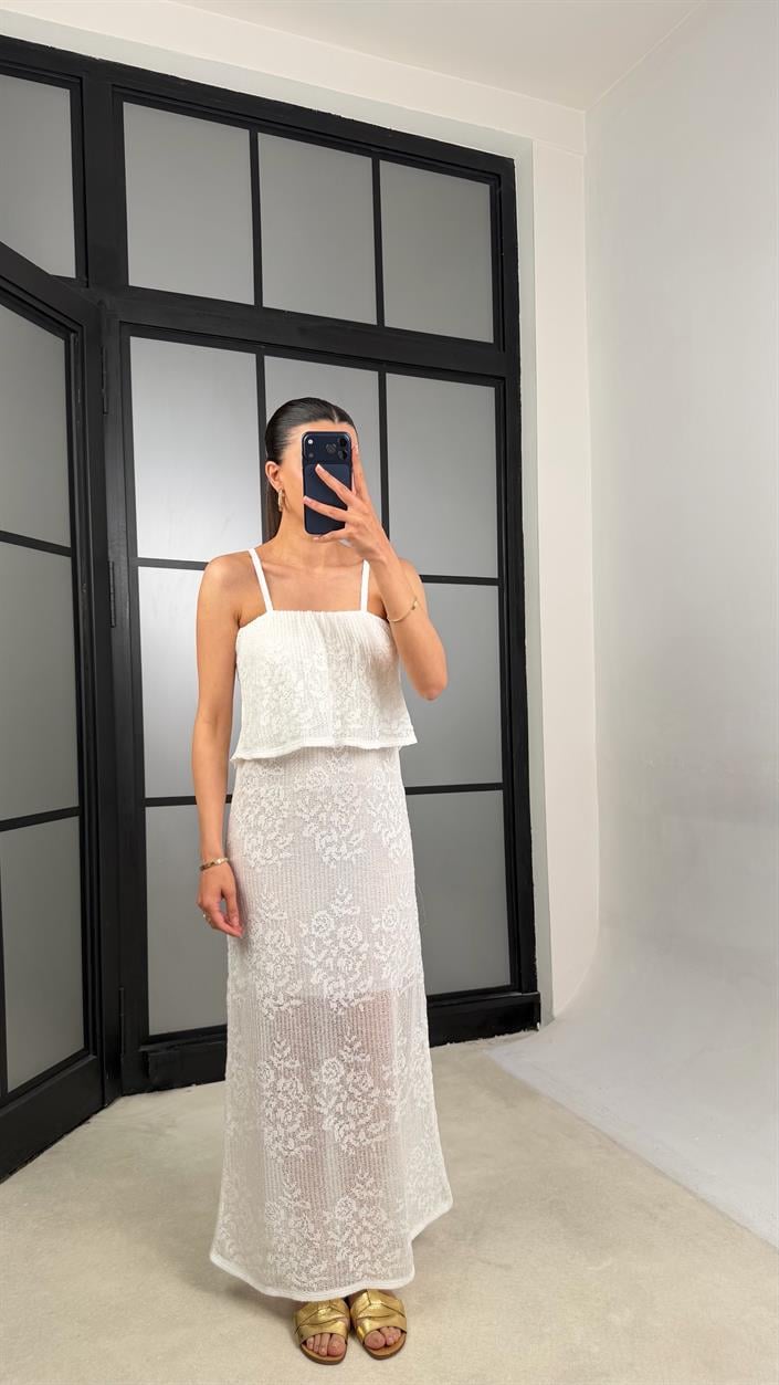 Beyaz Askılı Nakışlı Beli Lastikli Triko Elbise GAUS-01398