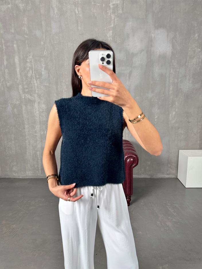 Sera Lacivert Sakallı Balıkçı Yaka Süveter