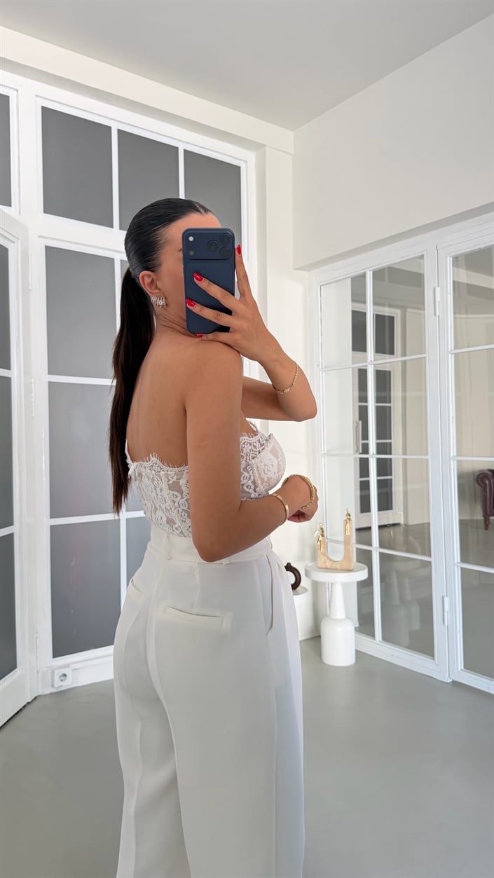 Beyaz Dantelli Çıkarılabilir Askılı Korse Bluz GAUS-01860